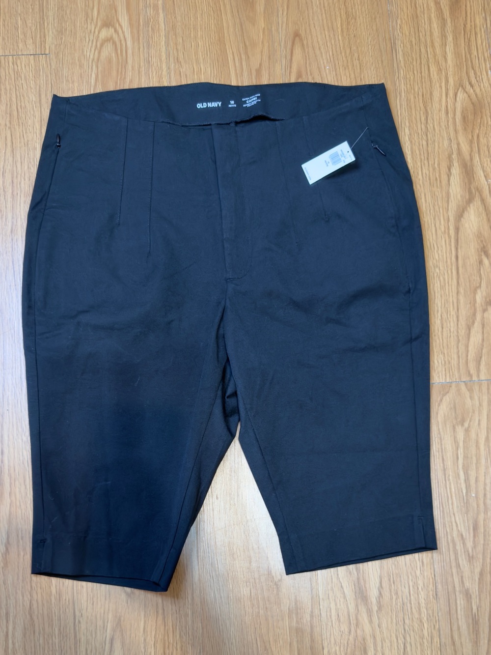 Old Navy Black Women's Shorts capri petite